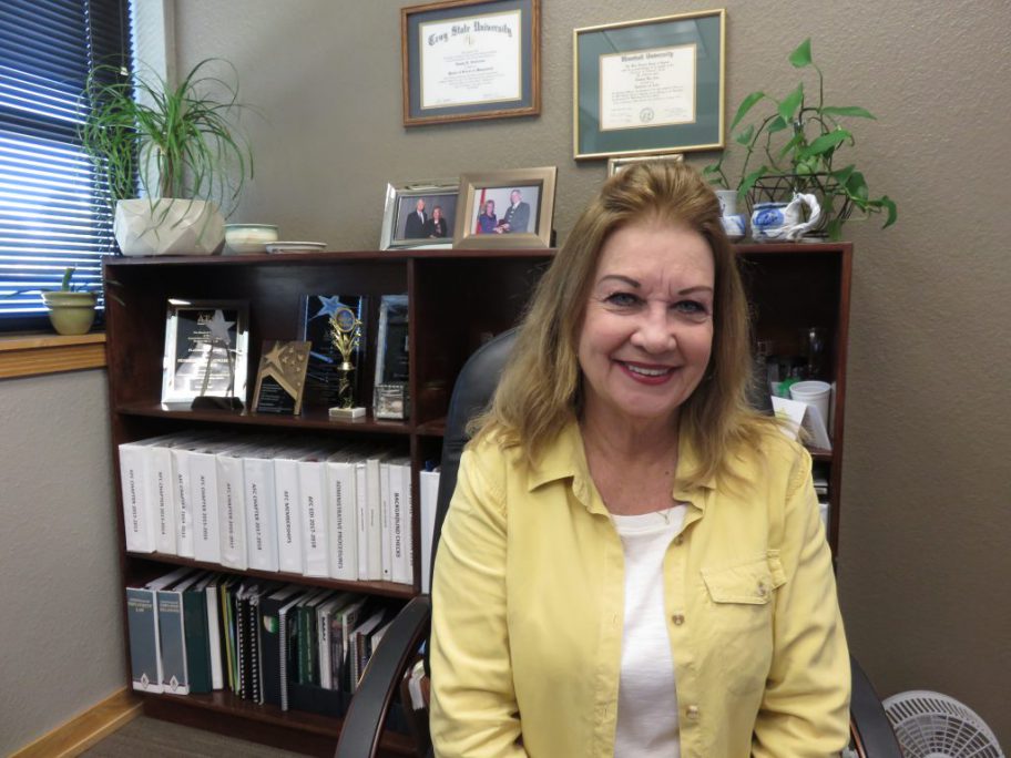 Tammy Henderson decorative image of Tammy-Henderson , 2019-03-29 15:51:16